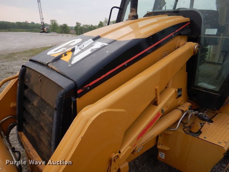 image for item DM7333 2004 Caterpillar 420D  backhoe