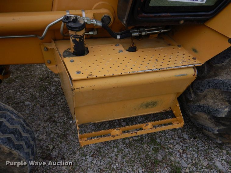 image for item DM7333 2004 Caterpillar 420D  backhoe