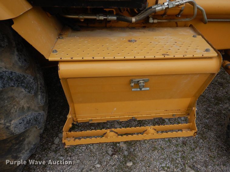 image for item DM7333 2004 Caterpillar 420D  backhoe