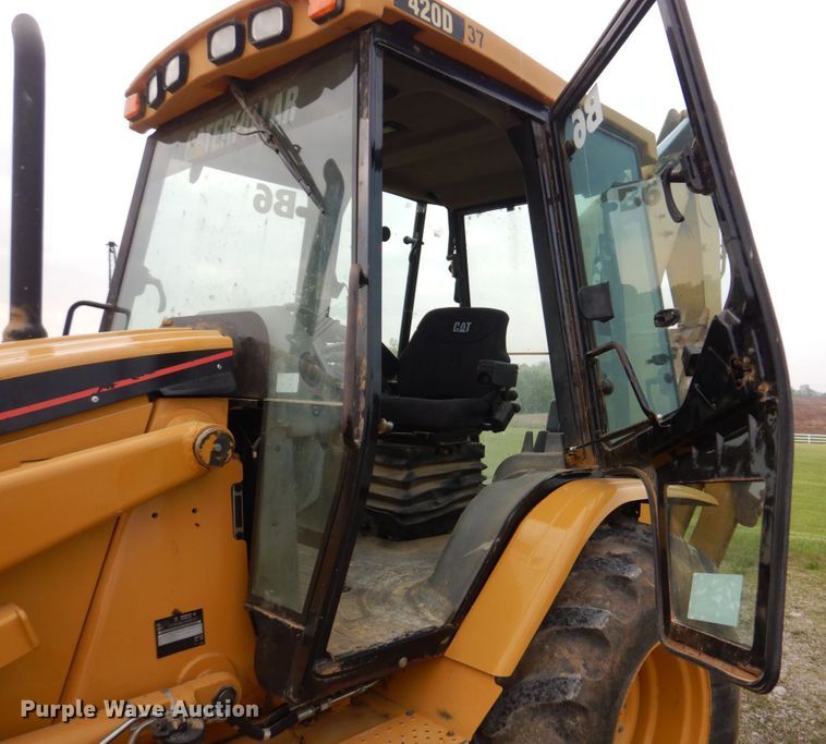 image for item DM7333 2004 Caterpillar 420D  backhoe