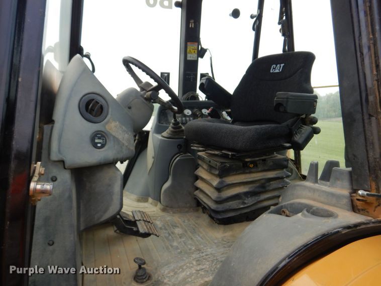 image for item DM7333 2004 Caterpillar 420D  backhoe