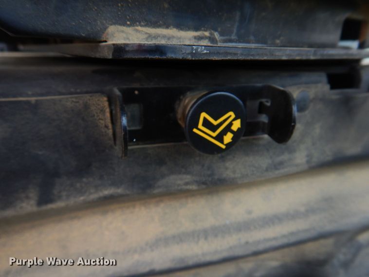 image for item DM7333 2004 Caterpillar 420D  backhoe