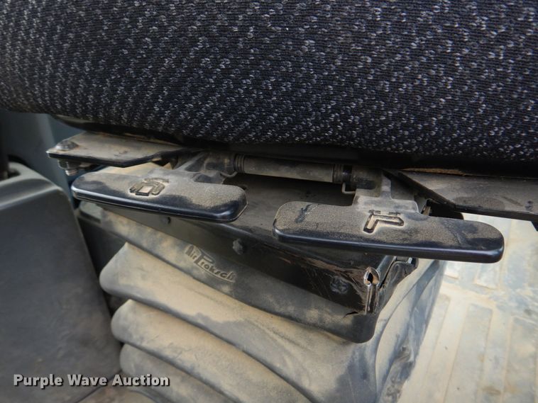 image for item DM7333 2004 Caterpillar 420D  backhoe