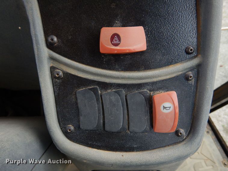 image for item DM7333 2004 Caterpillar 420D  backhoe