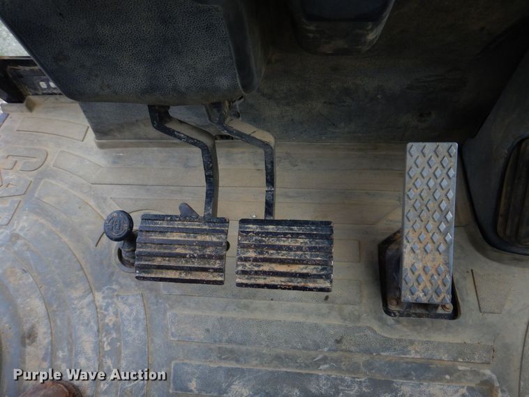 image for item DM7333 2004 Caterpillar 420D  backhoe