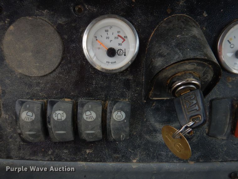 image for item DM7333 2004 Caterpillar 420D  backhoe