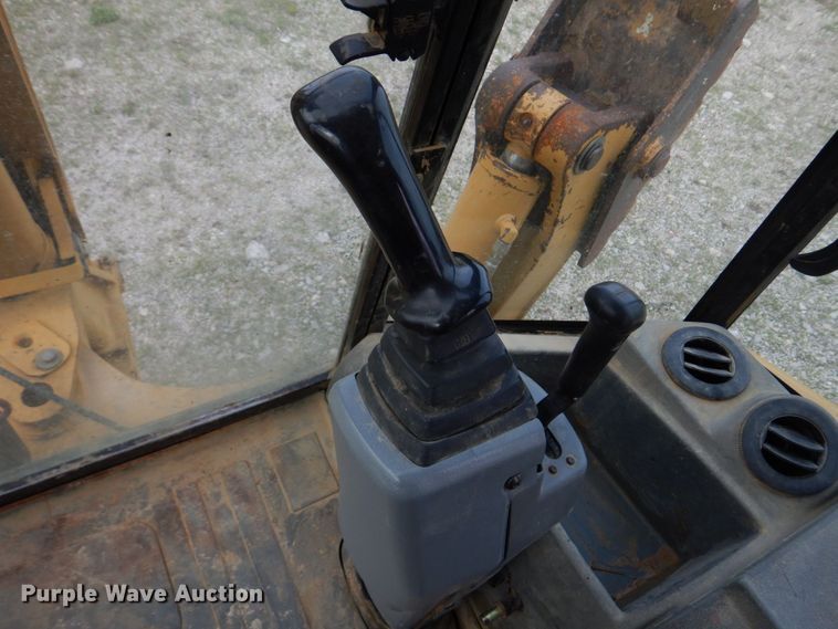 image for item DM7333 2004 Caterpillar 420D  backhoe
