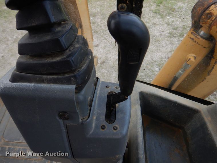 image for item DM7333 2004 Caterpillar 420D  backhoe