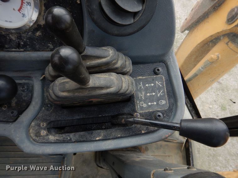 image for item DM7333 2004 Caterpillar 420D  backhoe