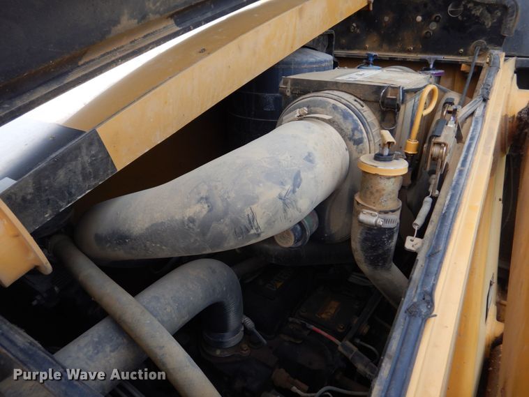 image for item DM7333 2004 Caterpillar 420D  backhoe