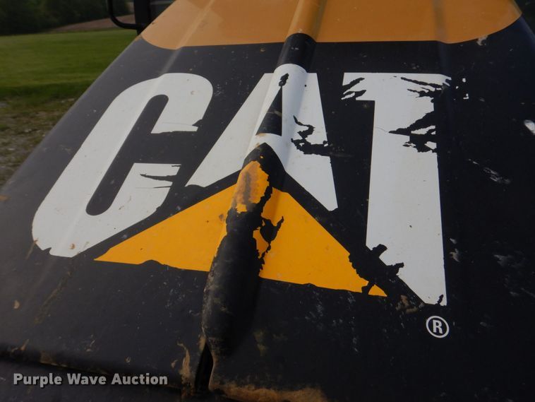 image for item DM7333 2004 Caterpillar 420D  backhoe