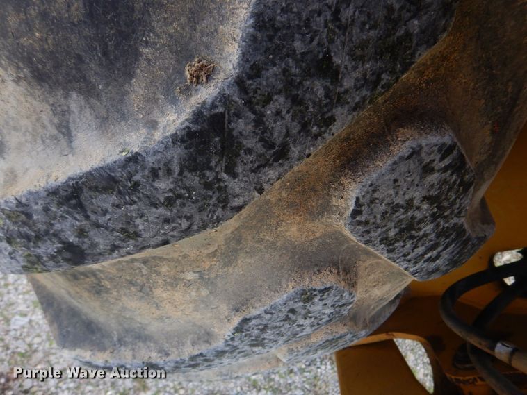 image for item DM7333 2004 Caterpillar 420D  backhoe