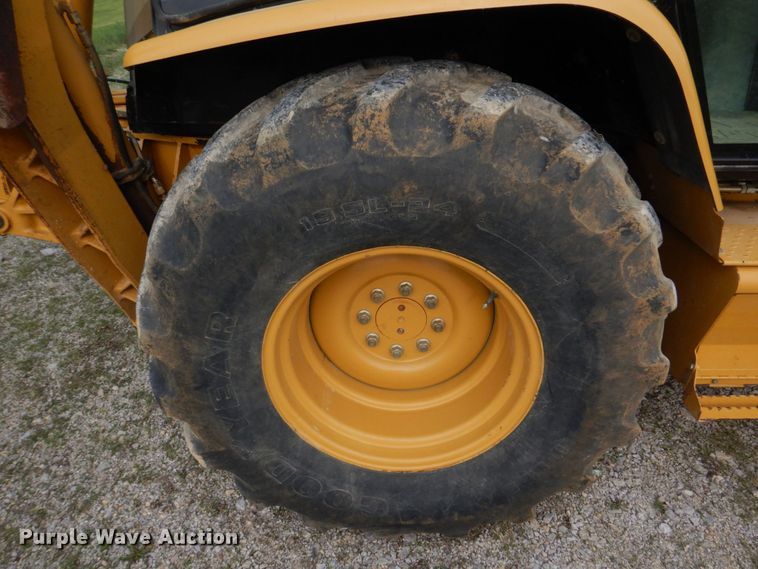 image for item DM7333 2004 Caterpillar 420D  backhoe