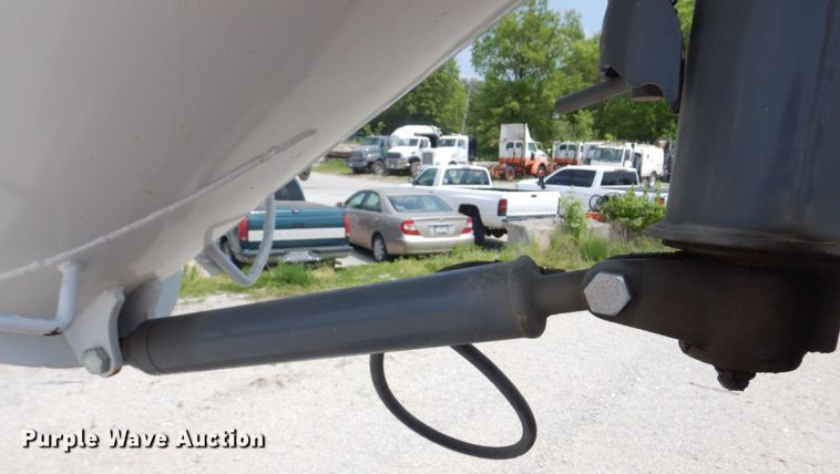 image for item DM7335 2000 Sterling  ready mix truck