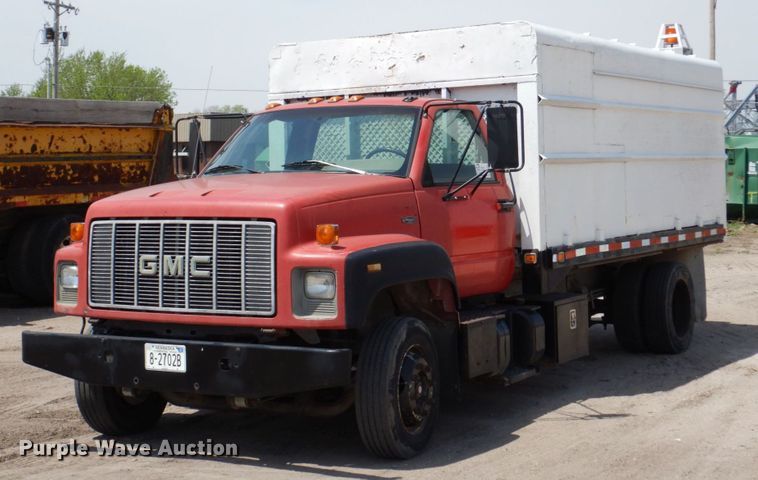 image for item DN7390 1995 GMC TopKick C6500  chipper truck