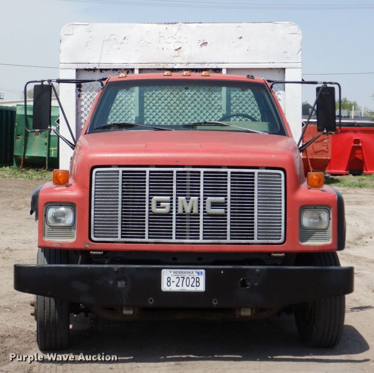 image for item DN7390 1995 GMC TopKick C6500  chipper truck