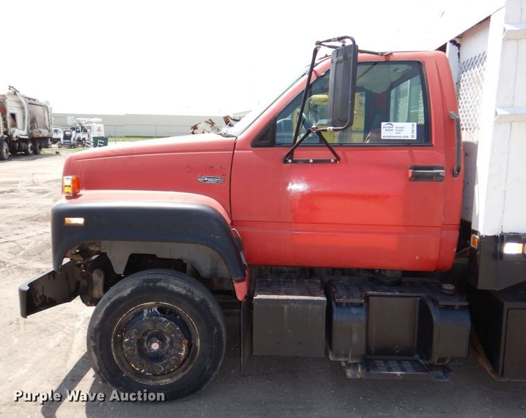image for item DN7390 1995 GMC TopKick C6500  chipper truck