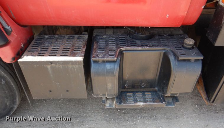 image for item DN7390 1995 GMC TopKick C6500  chipper truck