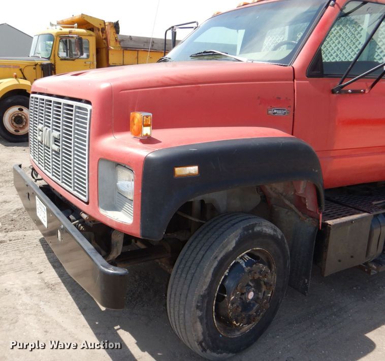 image for item DN7390 1995 GMC TopKick C6500  chipper truck