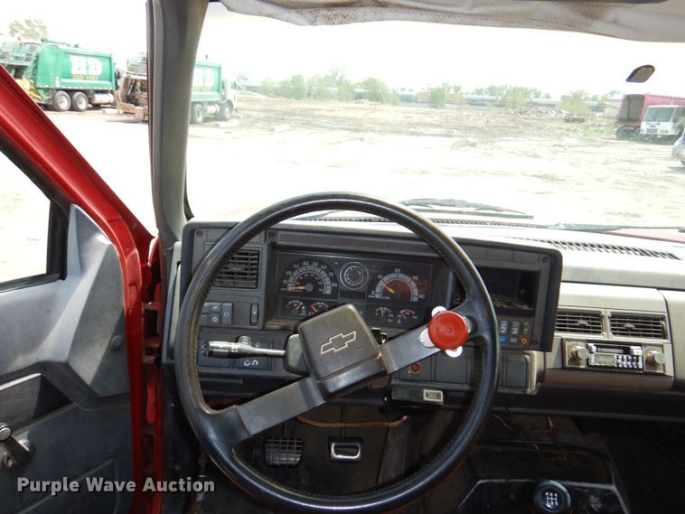 image for item DN7390 1995 GMC TopKick C6500  chipper truck