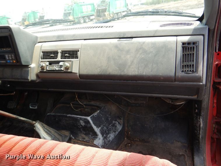 image for item DN7390 1995 GMC TopKick C6500  chipper truck