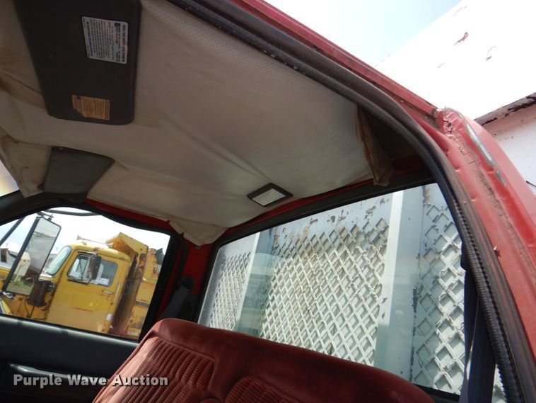 image for item DN7390 1995 GMC TopKick C6500  chipper truck