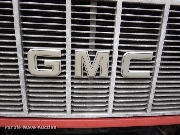 image for item DN7390 1995 GMC TopKick C6500  chipper truck