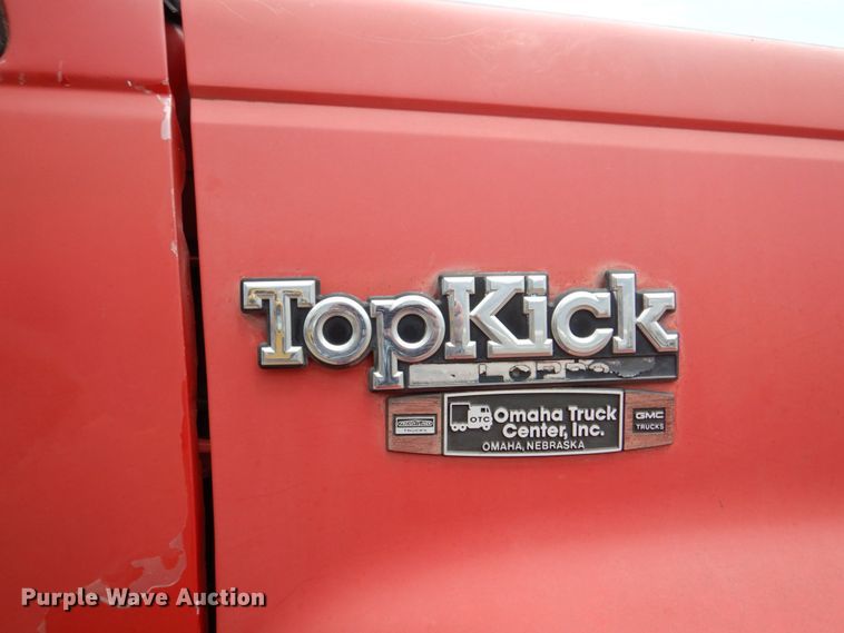 image for item DN7390 1995 GMC TopKick C6500  chipper truck