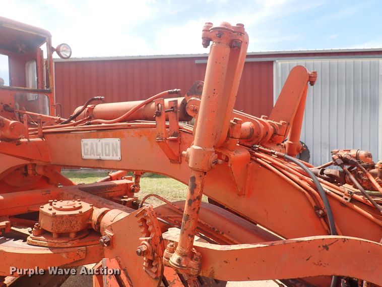 image for item DP4630 1960 Galion 104  rigid frame motor grader