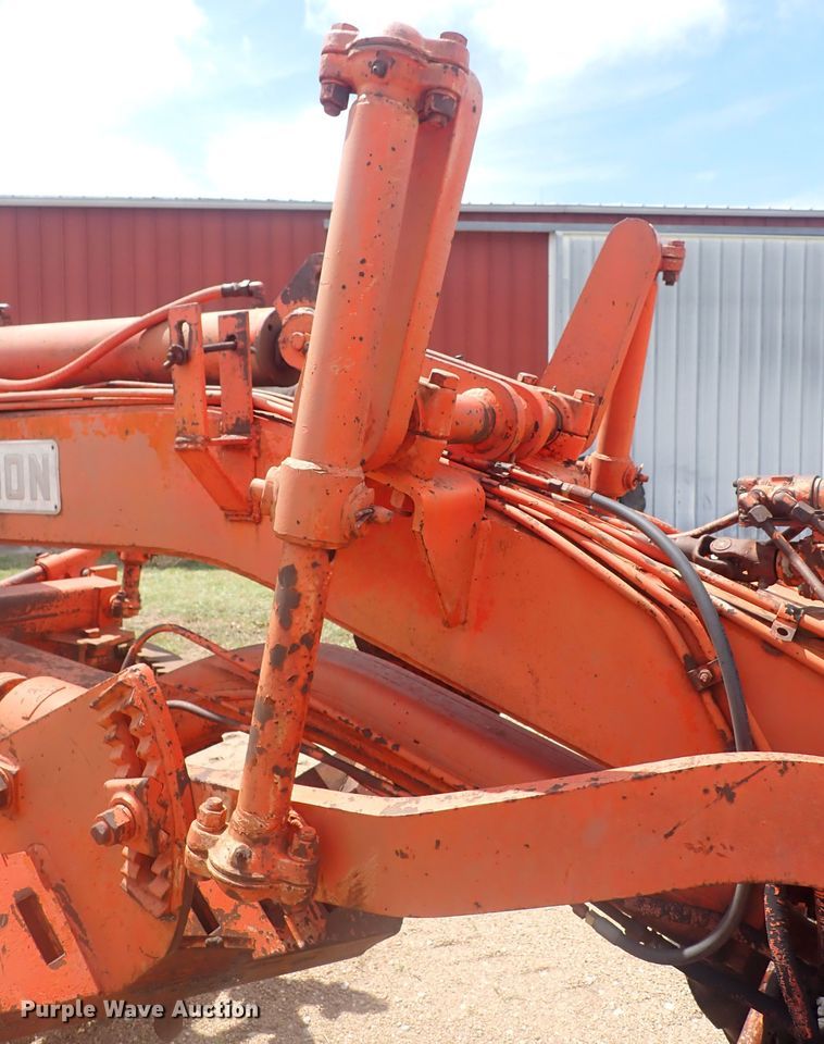 image for item DP4630 1960 Galion 104  rigid frame motor grader