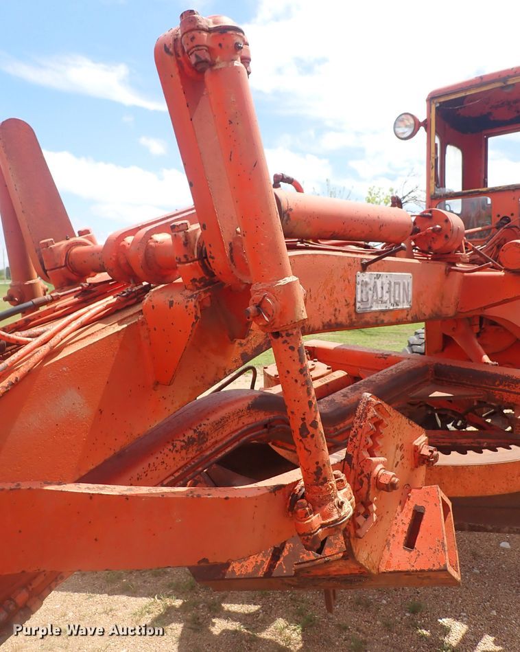 image for item DP4630 1960 Galion 104  rigid frame motor grader