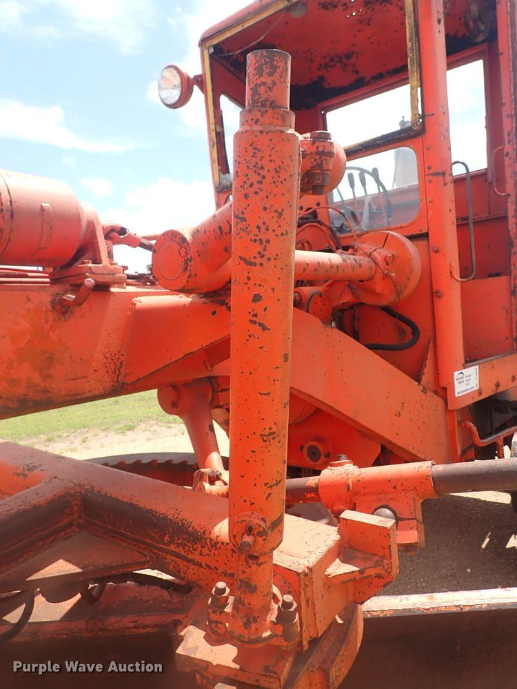image for item DP4630 1960 Galion 104  rigid frame motor grader
