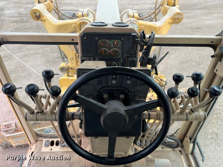 image for item DP4658 2003 Caterpillar 140H  motor grader