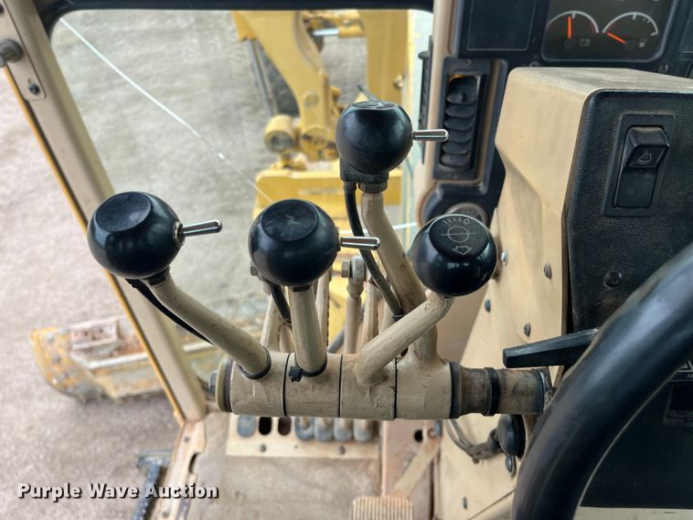 image for item DP4658 2003 Caterpillar 140H  motor grader