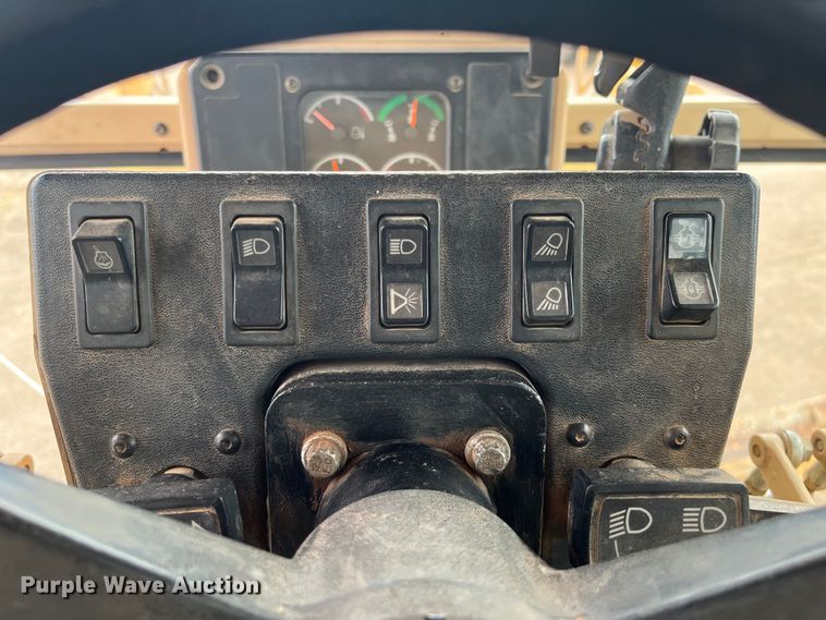 image for item DP4658 2003 Caterpillar 140H  motor grader