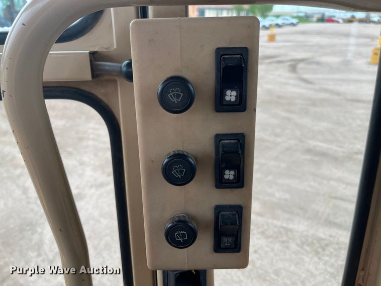 image for item DP4658 2003 Caterpillar 140H  motor grader