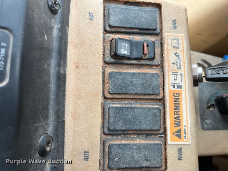 image for item DP4658 2003 Caterpillar 140H  motor grader