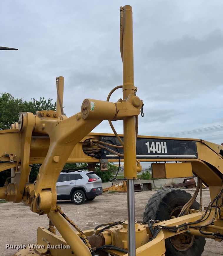 image for item DP4658 2003 Caterpillar 140H  motor grader