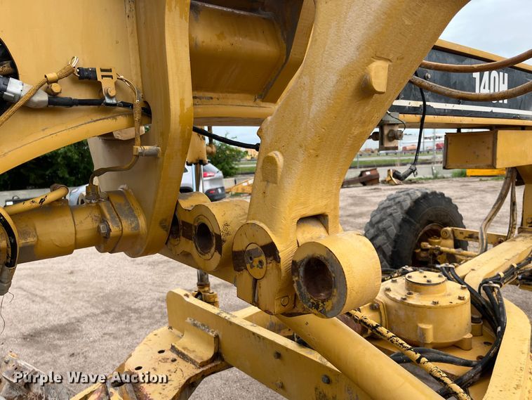 image for item DP4658 2003 Caterpillar 140H  motor grader