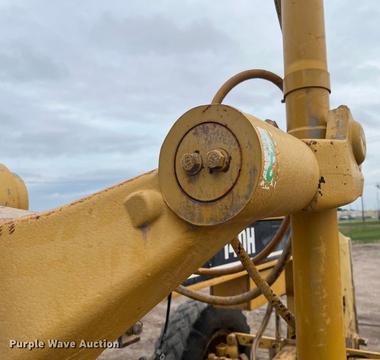 image for item DP4658 2003 Caterpillar 140H  motor grader