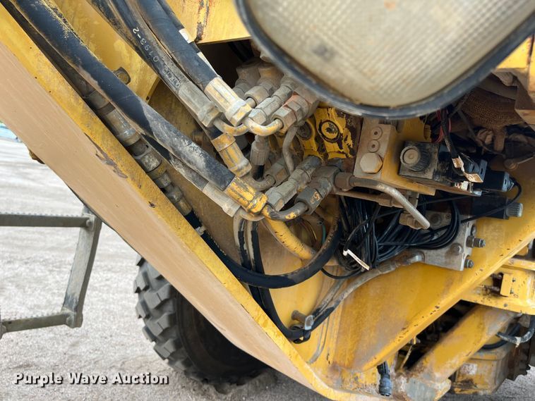 image for item DP4658 2003 Caterpillar 140H  motor grader