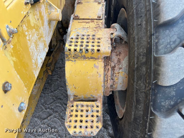 image for item DP4658 2003 Caterpillar 140H  motor grader