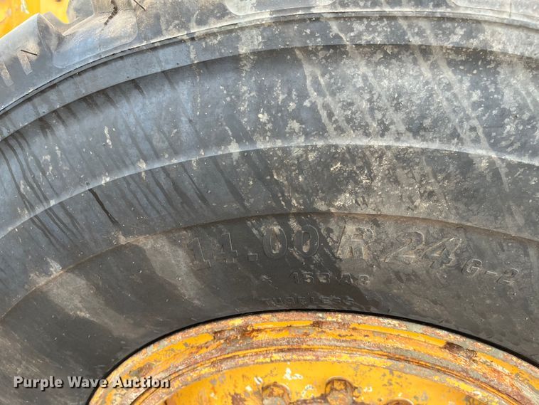 image for item DP4658 2003 Caterpillar 140H  motor grader