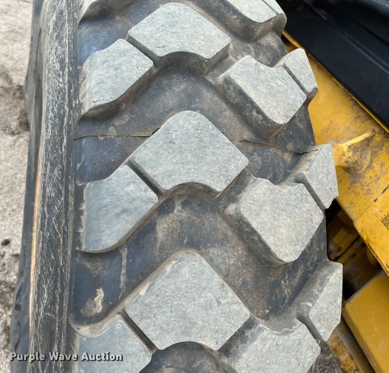 image for item DP4658 2003 Caterpillar 140H  motor grader