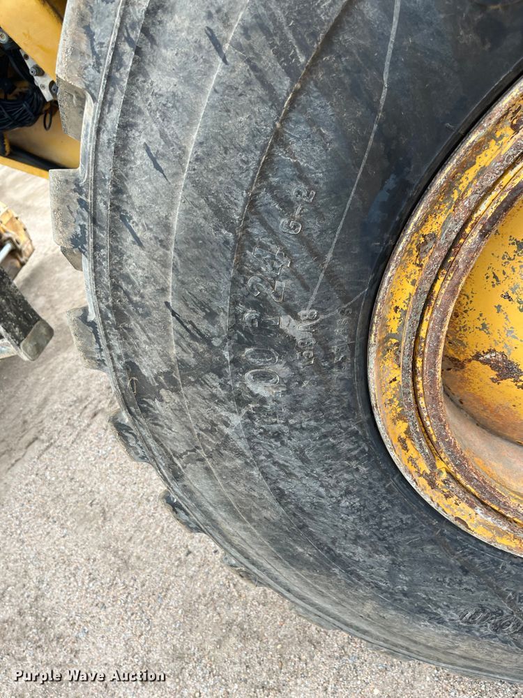 image for item DP4658 2003 Caterpillar 140H  motor grader