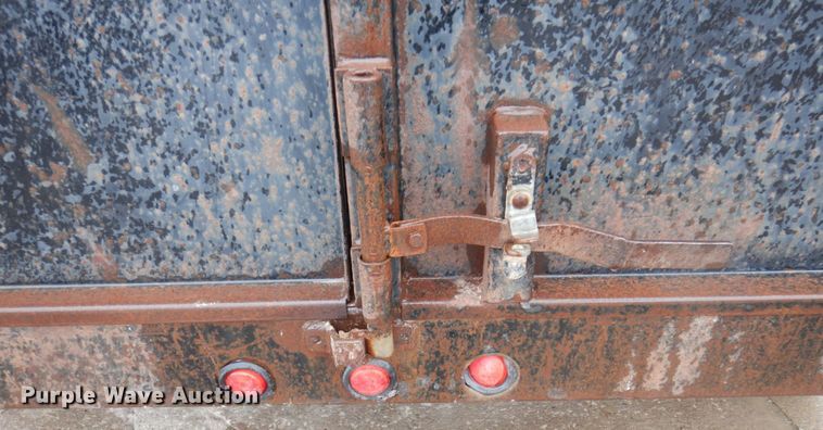 image for item DP5458 2001 Econoline  dump trailer