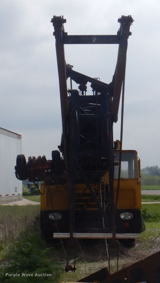 image for item DP5467 Lorain Moto-Crane 25H  crane