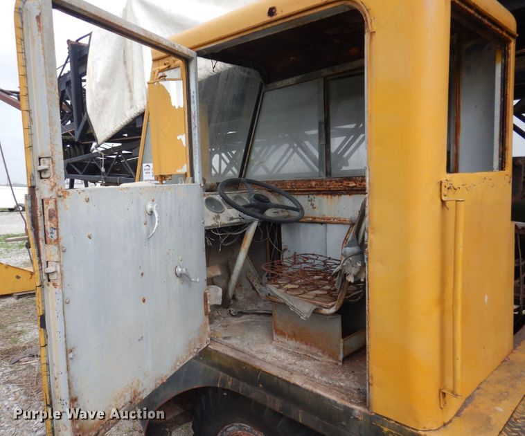 image for item DP5467 Lorain Moto-Crane 25H  crane