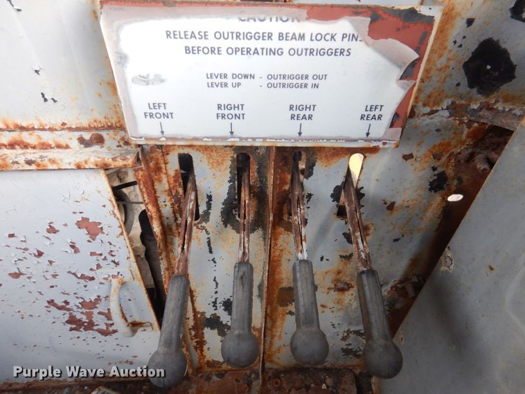 image for item DP5467 Lorain Moto-Crane 25H  crane