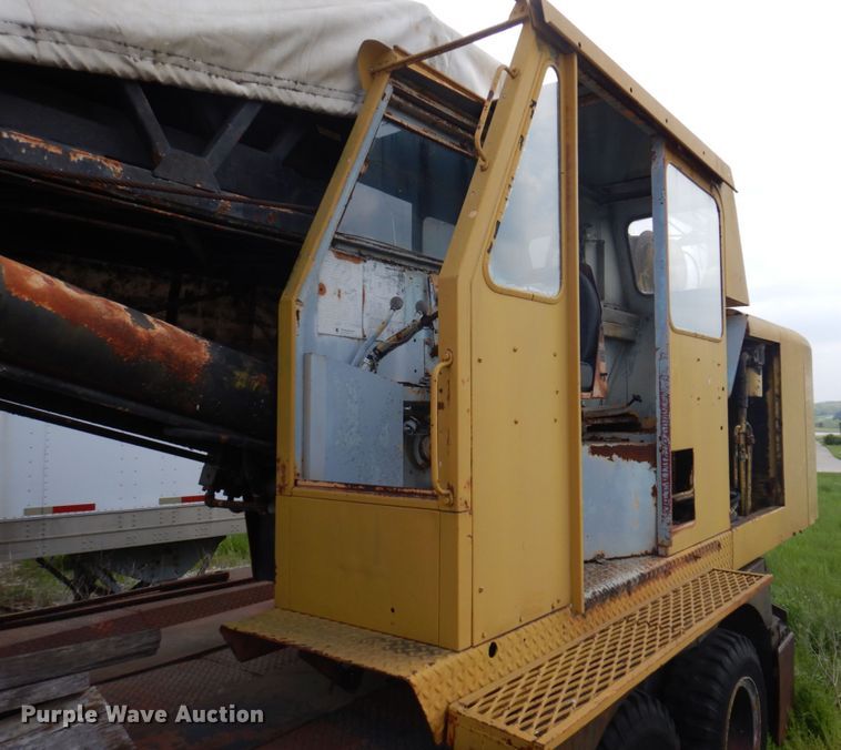 image for item DP5467 Lorain Moto-Crane 25H  crane